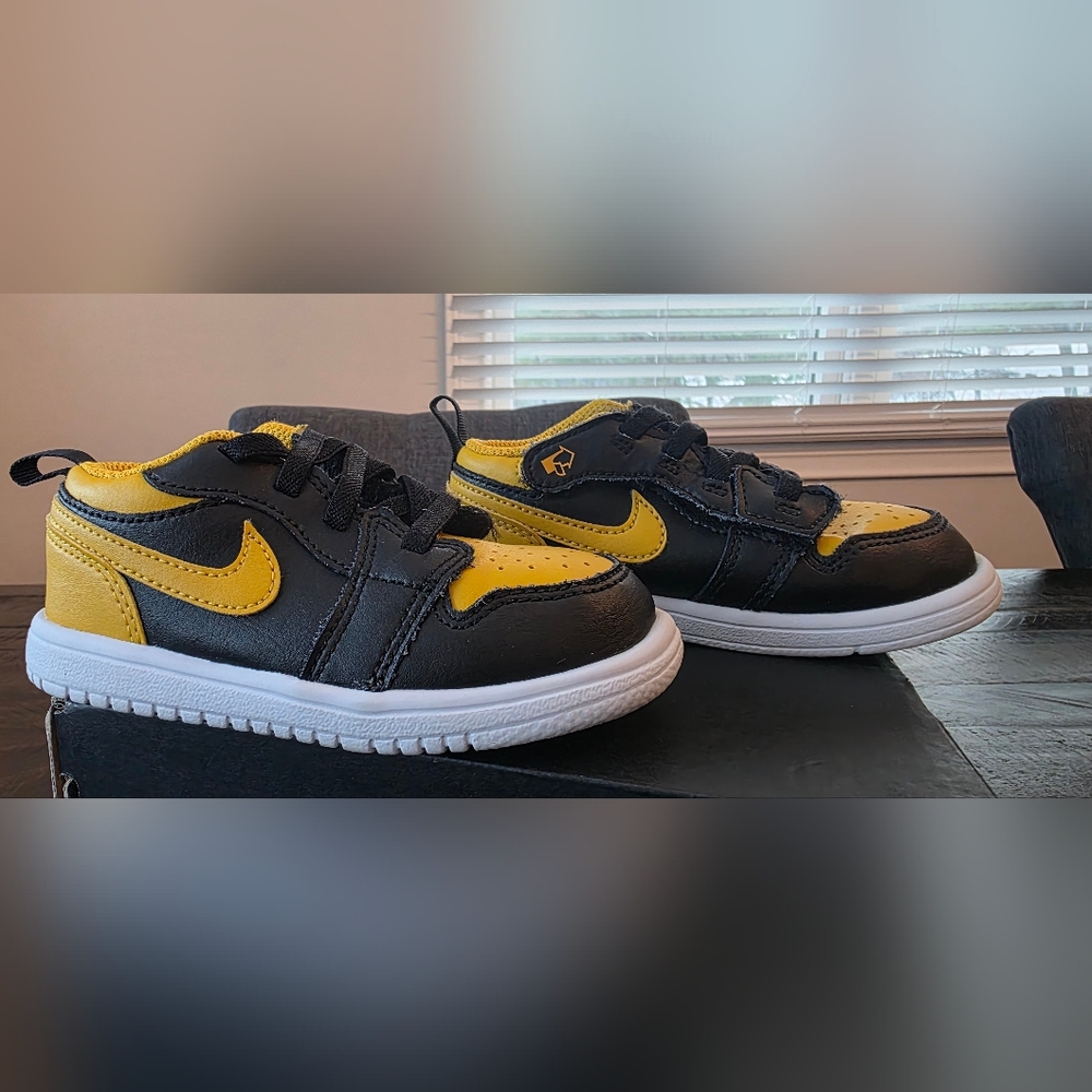 Nike, Jordan 1 Low ALT (TD), Black White Yellow Ochre, Toddler Boys' Size 8c